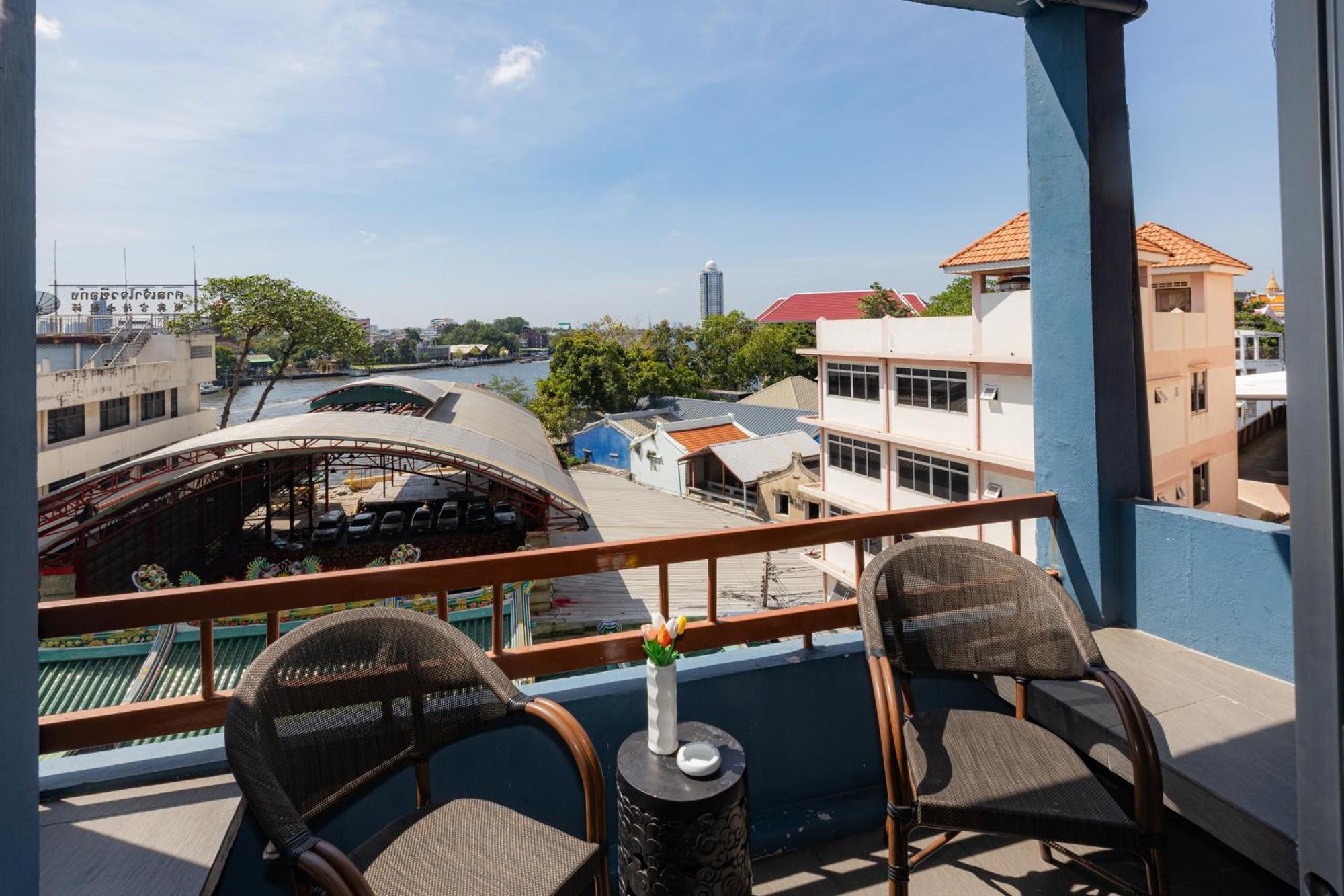 Riverview Residence Bangkok Bagian luar foto